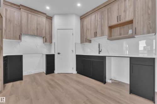 3618 39 Avenue, Beaumont, AB - Indoor Photo Showing Kitchen