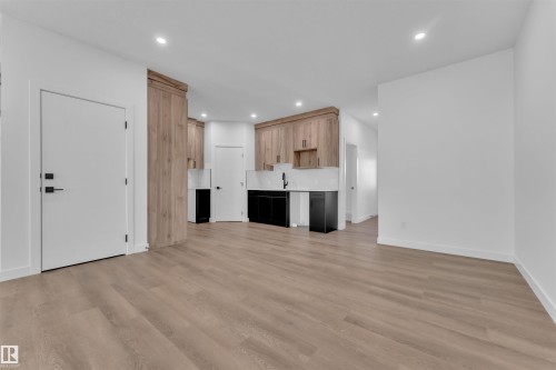 3618 39 Avenue, Beaumont, AB - Indoor Photo Showing Kitchen