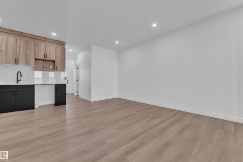 3618 39 Avenue, Beaumont, AB - Indoor Photo Showing Kitchen