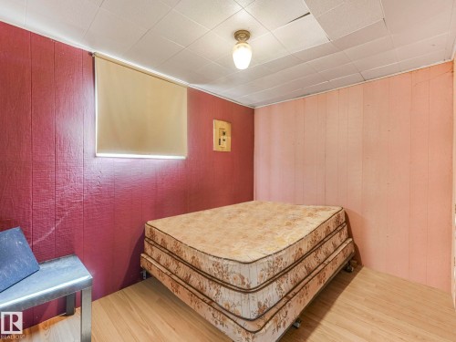 722 Blue Heron Drive, Rural Lac Ste. Anne County, AB - Indoor Photo Showing Bedroom