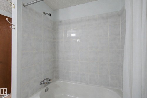 14541 121 Street Nw, Edmonton, AB - Indoor Photo Showing Bathroom