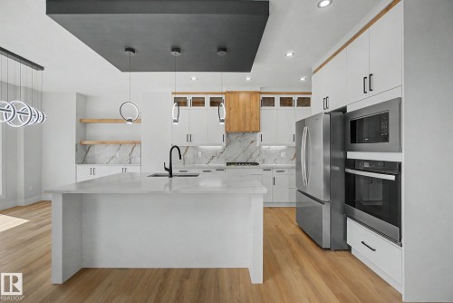 11 Pierwyck Loop, Spruce Grove, AB - Indoor Photo Showing Kitchen With Upgraded Kitchen