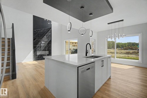 11 Pierwyck Loop, Spruce Grove, AB - Indoor Photo Showing Kitchen With Double Sink With Upgraded Kitchen