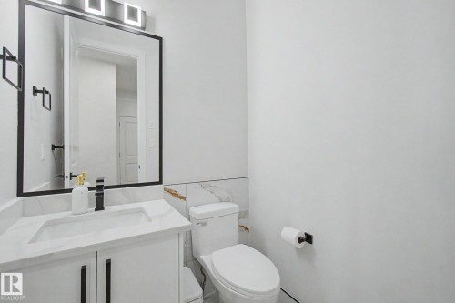 11 Pierwyck Loop, Spruce Grove, AB - Indoor Photo Showing Bathroom
