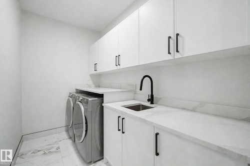 11 Pierwyck Loop, Spruce Grove, AB - Indoor Photo Showing Laundry Room