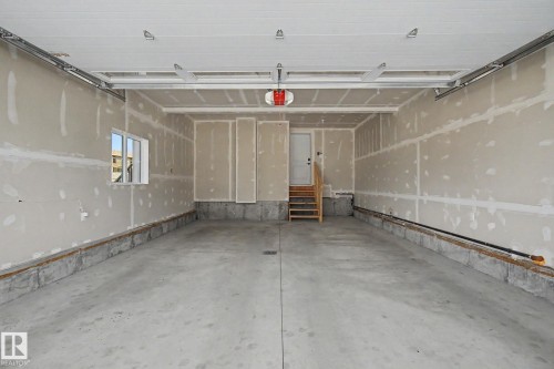 11 Pierwyck Loop, Spruce Grove, AB - Indoor Photo Showing Garage