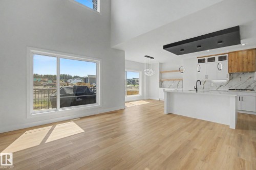 11 Pierwyck Loop, Spruce Grove, AB - Indoor Photo Showing Kitchen
