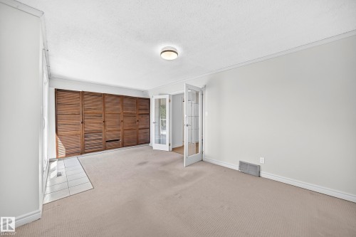 13469 40 Street Nw, Edmonton, AB - Indoor Photo Showing Other Room