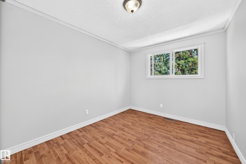 13469 40 Street Nw, Edmonton, AB - Indoor Photo Showing Other Room