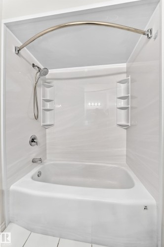 13469 40 Street Nw, Edmonton, AB - Indoor Photo Showing Bathroom