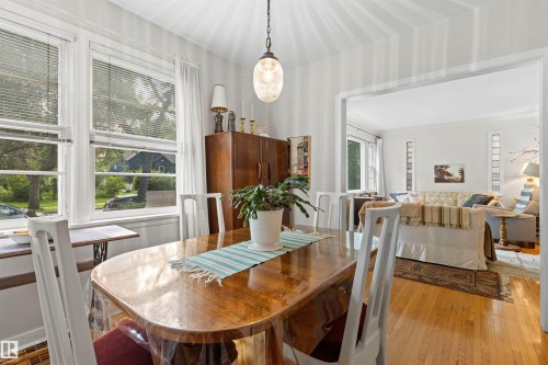 8842 89 Street Nw, Edmonton, AB - Indoor Photo Showing Dining Room