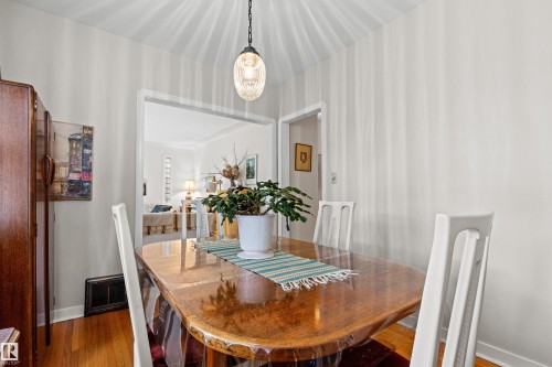 8842 89 Street Nw, Edmonton, AB - Indoor Photo Showing Dining Room