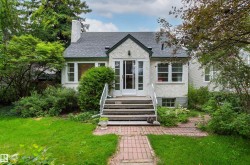 8842 89 Street NW  Edmonton, AB T6C 3K6