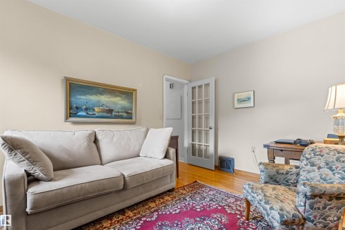 8842 89 Street Nw, Edmonton, AB - Indoor Photo Showing Living Room