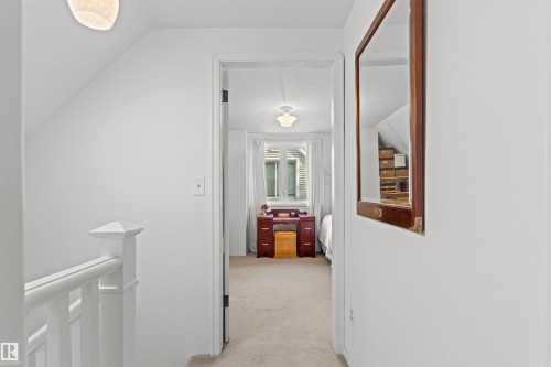 8842 89 Street Nw, Edmonton, AB - Indoor Photo Showing Other Room