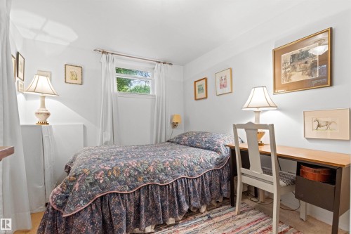 8842 89 Street Nw, Edmonton, AB - Indoor Photo Showing Bedroom