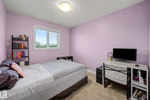 9436 230 Street Nw, Edmonton, AB - Indoor Photo Showing Bedroom