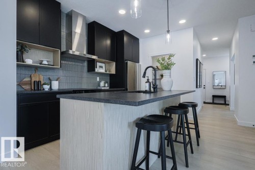 18651 19 Avenue Nw, Edmonton, AB - Indoor Photo Showing Kitchen With Upgraded Kitchen