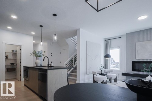 18651 19 Avenue Nw, Edmonton, AB - Indoor