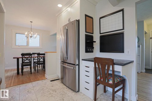 4640 102A Avenue Nw, Edmonton, AB - Indoor