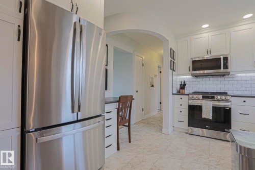 4640 102A Avenue Nw, Edmonton, AB - Indoor Photo Showing Kitchen With Upgraded Kitchen