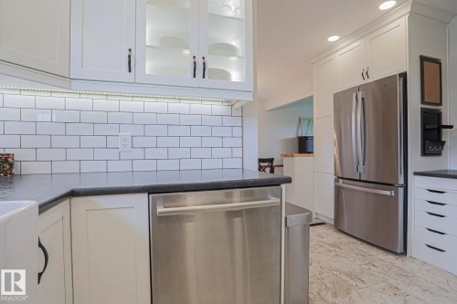 4640 102A Avenue Nw, Edmonton, AB - Indoor Photo Showing Kitchen With Upgraded Kitchen