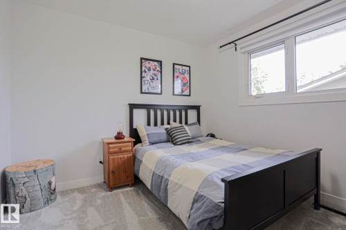 4640 102A Avenue Nw, Edmonton, AB - Indoor Photo Showing Bedroom