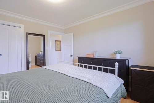 4640 102A Avenue Nw, Edmonton, AB - Indoor Photo Showing Bedroom