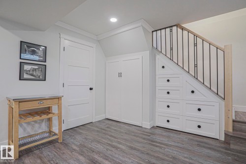 4640 102A Avenue Nw, Edmonton, AB - Indoor Photo Showing Other Room
