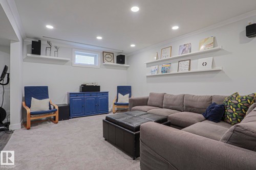 4640 102A Avenue Nw, Edmonton, AB - Indoor Photo Showing Other Room