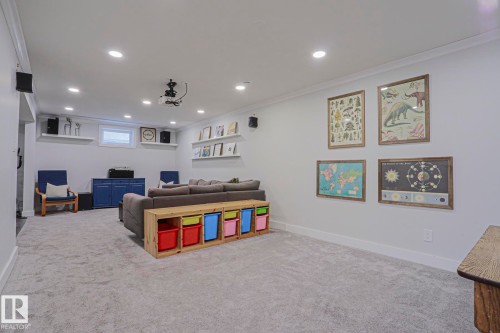 4640 102A Avenue Nw, Edmonton, AB - Indoor