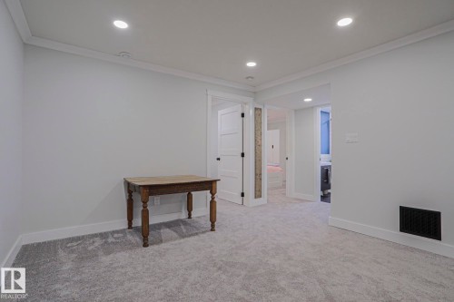 4640 102A Avenue Nw, Edmonton, AB - Indoor Photo Showing Other Room