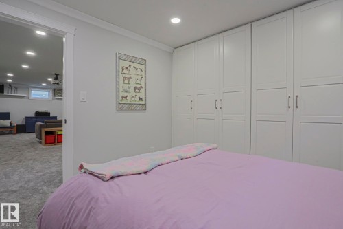 4640 102A Avenue Nw, Edmonton, AB - Indoor Photo Showing Bedroom