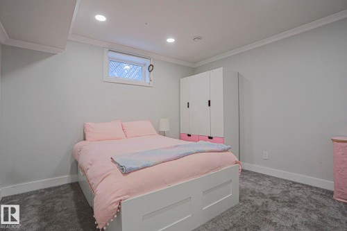 4640 102A Avenue Nw, Edmonton, AB - Indoor Photo Showing Bedroom