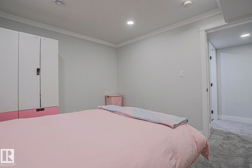 4640 102A Avenue Nw, Edmonton, AB - Indoor Photo Showing Bedroom