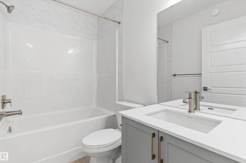 2033 Callihoo Link Sw, Edmonton, AB - Indoor Photo Showing Bathroom