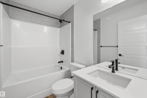 2035 Callihoo Link Sw, Edmonton, AB - Indoor Photo Showing Bathroom