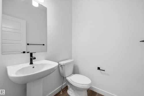 2035 Callihoo Link Sw, Edmonton, AB - Indoor Photo Showing Bathroom