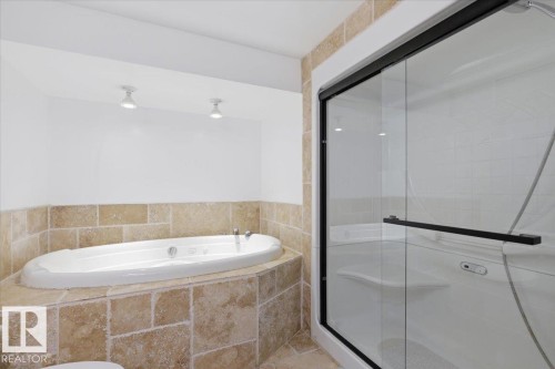 242 Northmount Drive, Wetaskiwin, AB - Indoor Photo Showing Bathroom