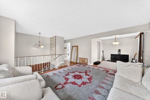 31 Hughes Road Nw, Edmonton, AB - Indoor Photo Showing Bedroom