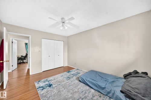31 Hughes Road Nw, Edmonton, AB - Indoor Photo Showing Bedroom
