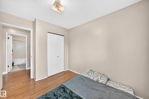 31 Hughes Road Nw, Edmonton, AB - Indoor Photo Showing Bedroom
