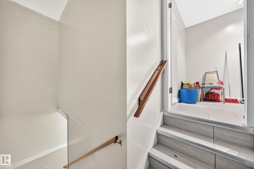 31 Hughes Road Nw, Edmonton, AB - Indoor Photo Showing Other Room