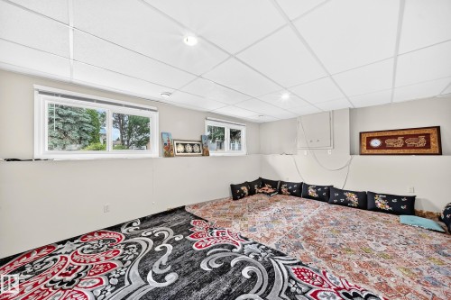 31 Hughes Road Nw, Edmonton, AB - Indoor