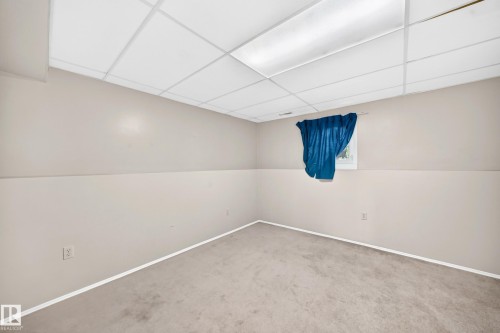 31 Hughes Road Nw, Edmonton, AB - Indoor Photo Showing Other Room