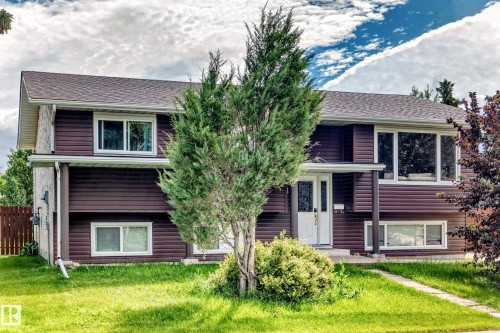 31 Hughes Road Nw, Edmonton, AB - Outdoor With Facade