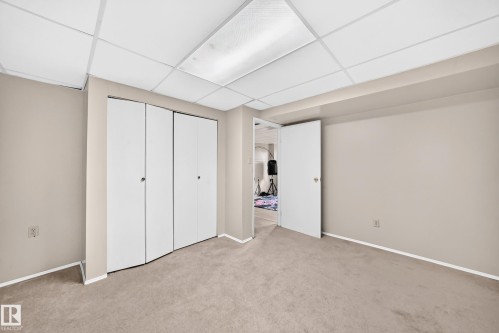 31 Hughes Road Nw, Edmonton, AB - Indoor Photo Showing Other Room