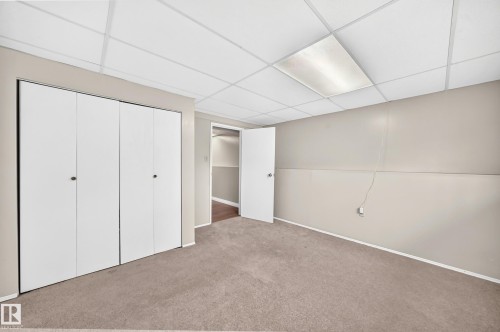 31 Hughes Road Nw, Edmonton, AB - Indoor Photo Showing Other Room