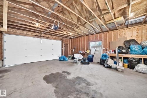 31 Hughes Road Nw, Edmonton, AB - Indoor Photo Showing Garage