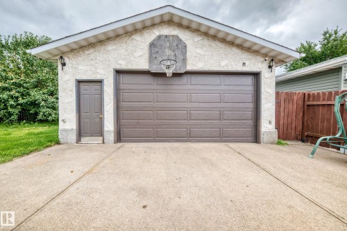 31 Hughes Road Nw, Edmonton, AB - Outdoor